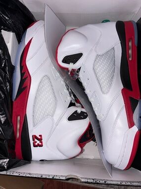 Jordan 5 Retro Fire Red Black Tongue